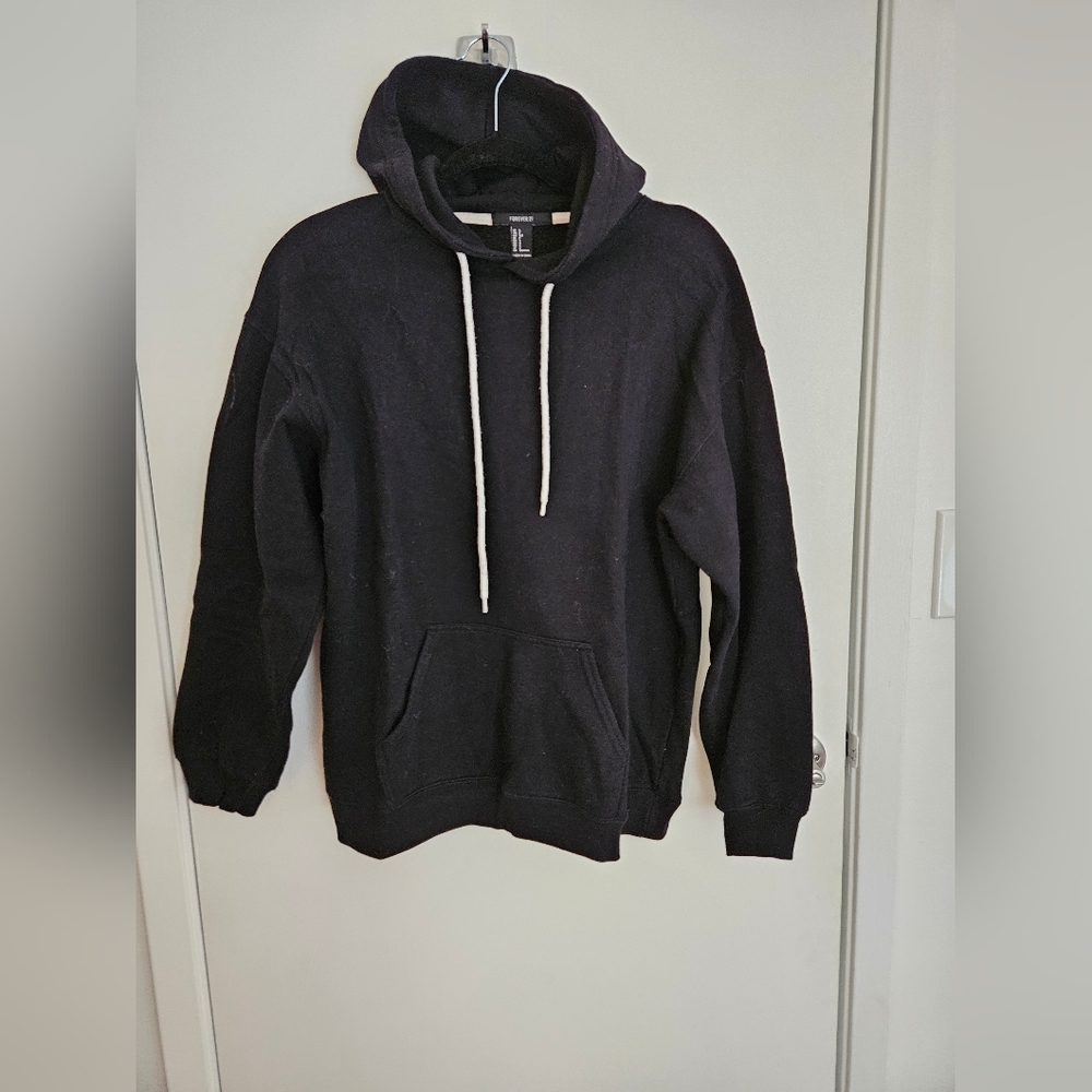 BLACK HOODIE